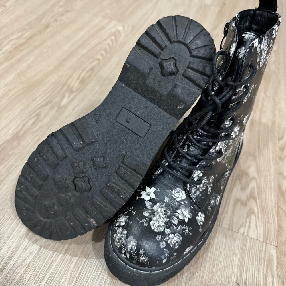 Jellypop chunky sole Floral Combat Boots_5